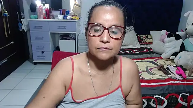 pervert_mommy_ live cam on StripChat
