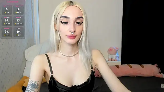 succubantra live cam on StripChat