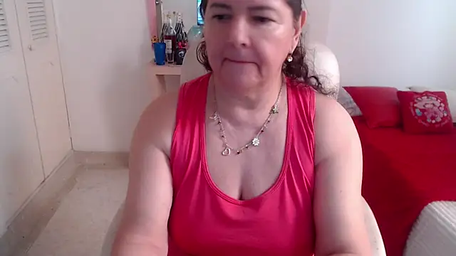 leonela_69 live cam on StripChat