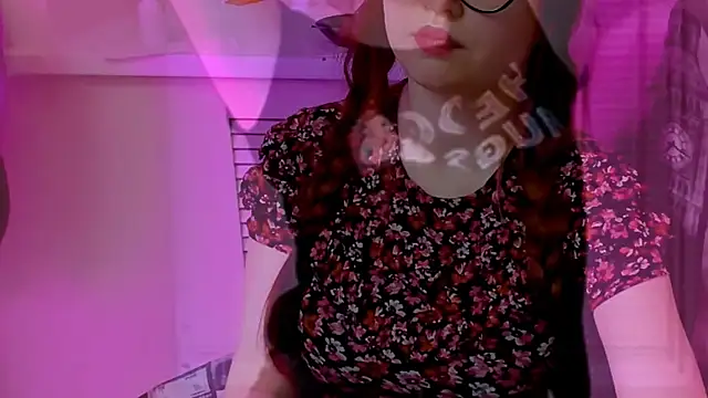 CarolGiggly webcam