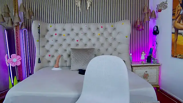 PlayfulShow webcam