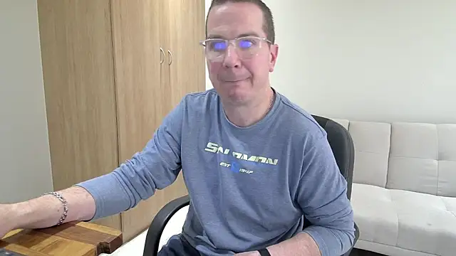 BrettJ81 live sex cam