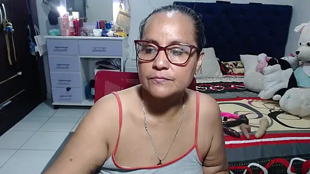 pervert_mommy_ live cam on StripChat