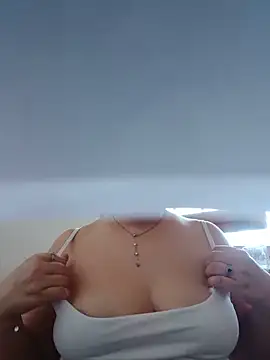 saralamiss webcam