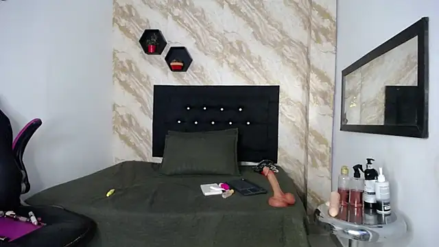 issa__love webcam