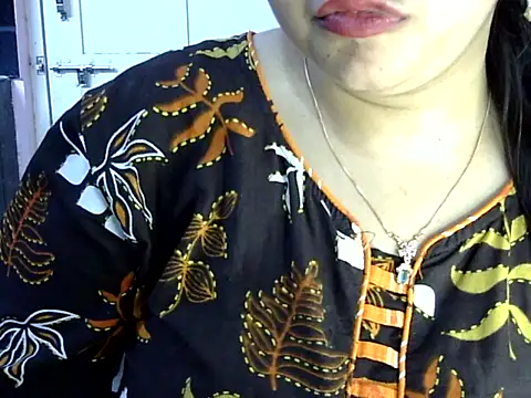 Cute_Aliyaa webcam