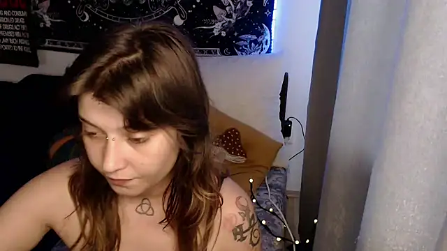 AlienforTwenty webcam