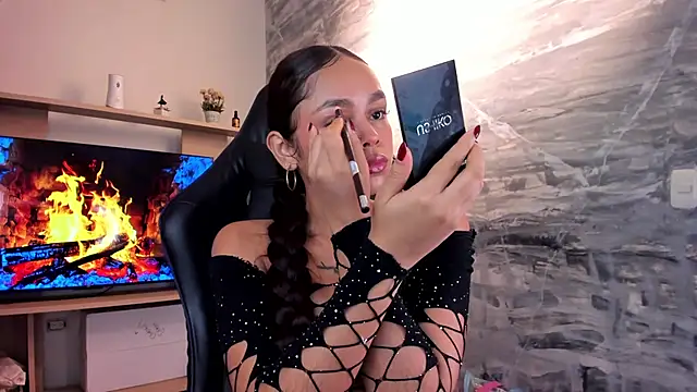 CarolineFyre webcam