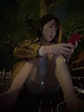 littleqiu live cam on StripChat