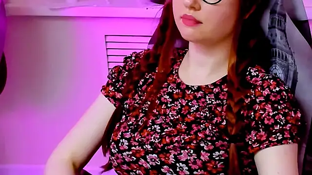 CarolGiggly webcam