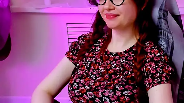 CarolGiggly webcam
