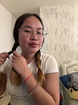 Ponthip live cam on StripChat