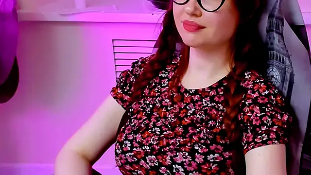 CarolGiggly webcam