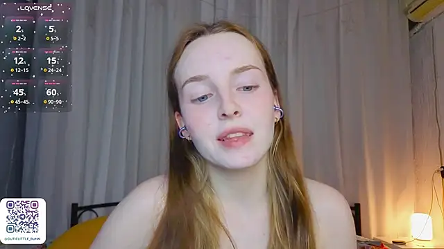 bae_cake_ (F young) - show boobies