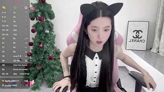 OiOi-666 live cam on StripChat