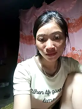 Hiniyk2 live cam on StripChat