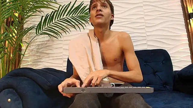 Pavo_tv