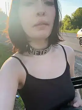 virusDoll webcam