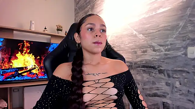 CarolineFyre webcam