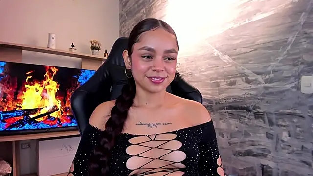 CarolineFyre webcam