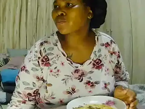 RealQueenOfSouth webcam