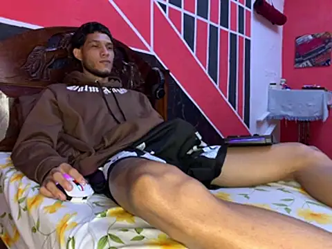tanned_boy webcam