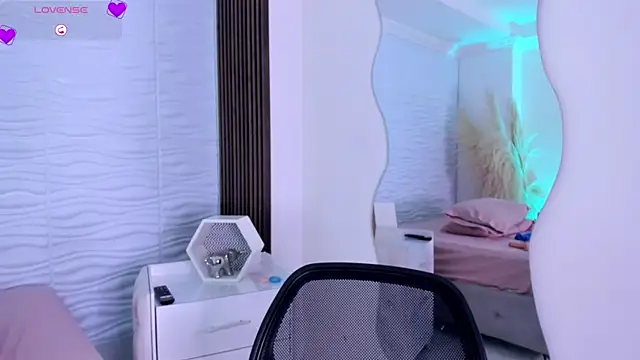 AylinLove webcam