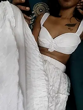 Kannmani_143 live cam on StripChat