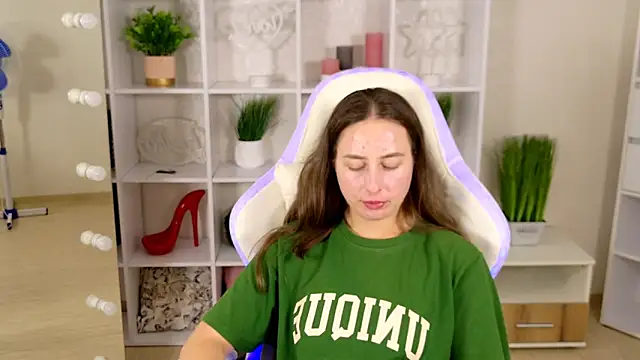 NadinnL webcam