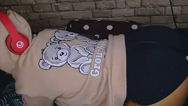 Sweethoneyglow webcam