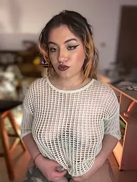 NikkiNix webcam