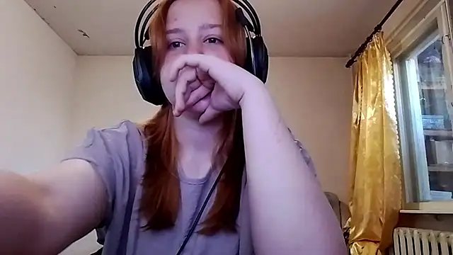 PolyaMilk webcam