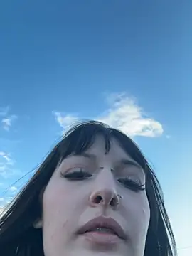 virusDoll webcam