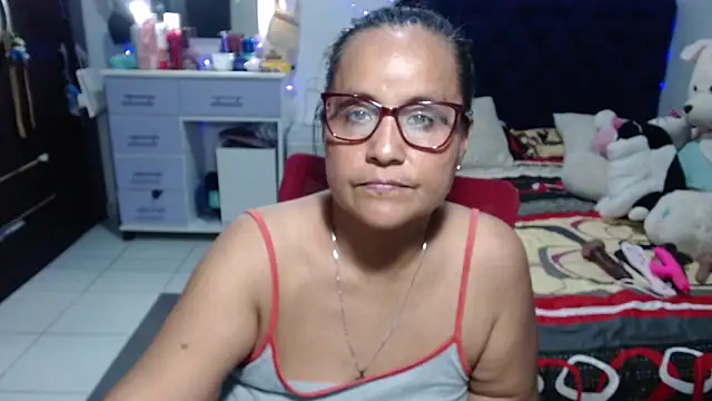 pervert_mommy_ live cam on StripChat