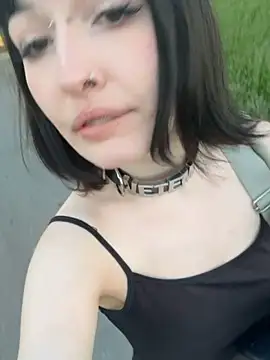 virusDoll live cam on StripChat