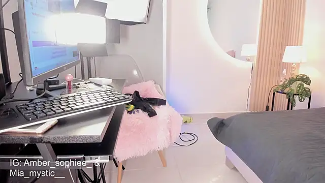 Amber_sophie live cam on StripChat