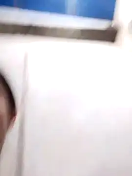 YourHotMenxie18 webcam