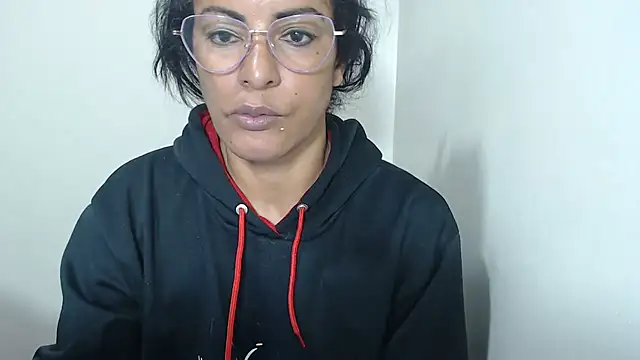 kateleyagrey live cam on StripChat