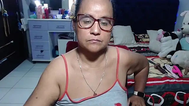 pervert_mommy_ live cam on StripChat