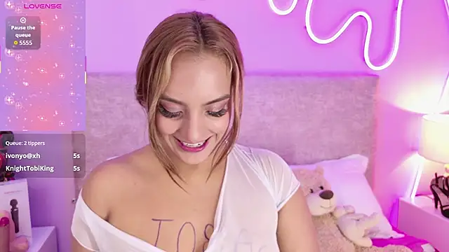 Kiikilove149 live cam on StripChat