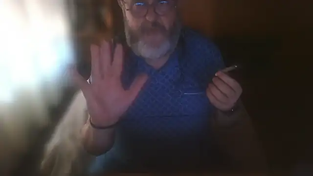 koldo70 (M mature) - Me desnudo y a gozar.