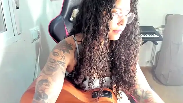 Ama_music webcam