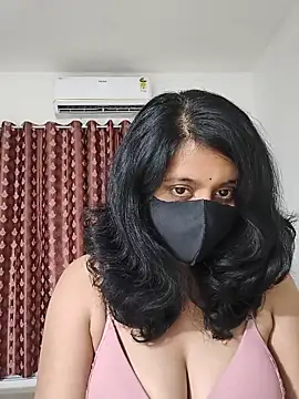 Cute-Maanvi webcam
