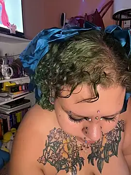 DivineBBWPoison webcam