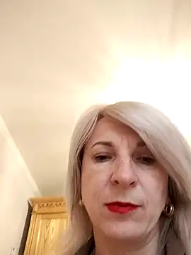 AhlyssaLove1155 webcam