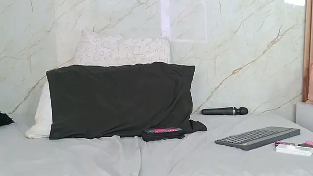 emi_bloom webcam