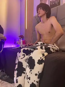 Mika_love_milo webcam