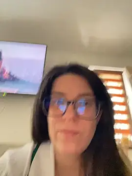 NadiraNoor webcam