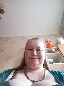 KiraStanton webcam