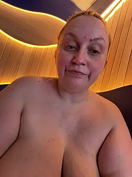 BBW_Nora